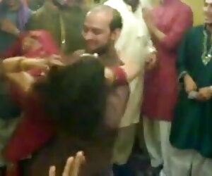 এক মহিলা বহু বিএফ সেক্সি পুরুষ